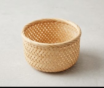 Round woven bamboo basket